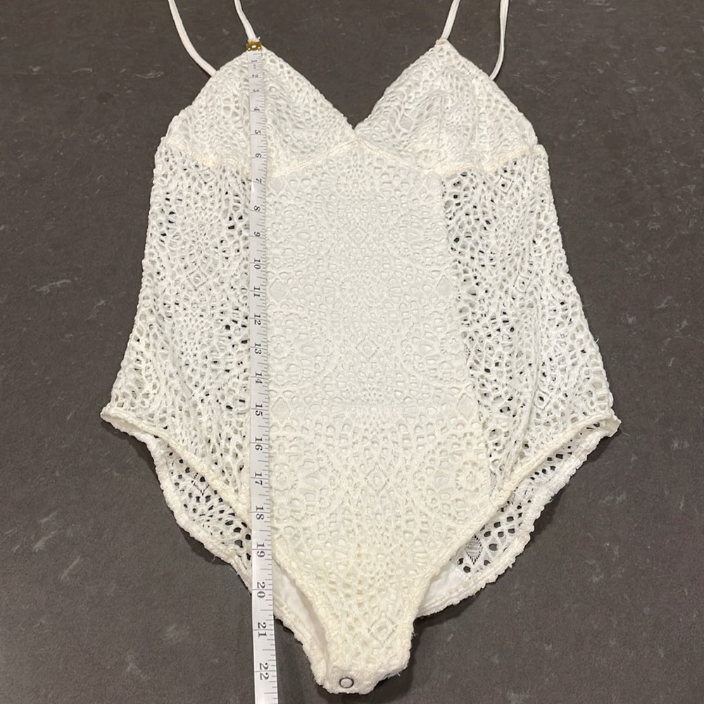 Express One Eleven White Crochet Bodysuit Small - Picture 10 of 16